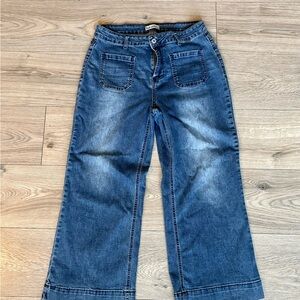 Stylish Denim Wide-Leg Jeans